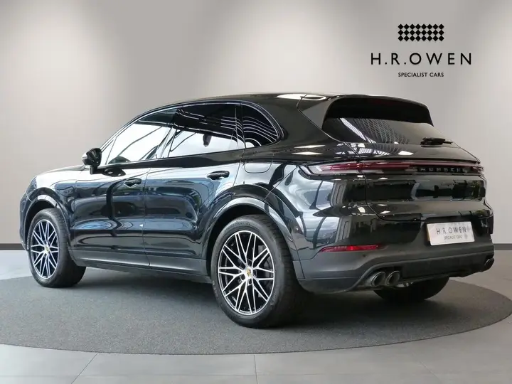 Porsche Cayenne 2024 photo 2