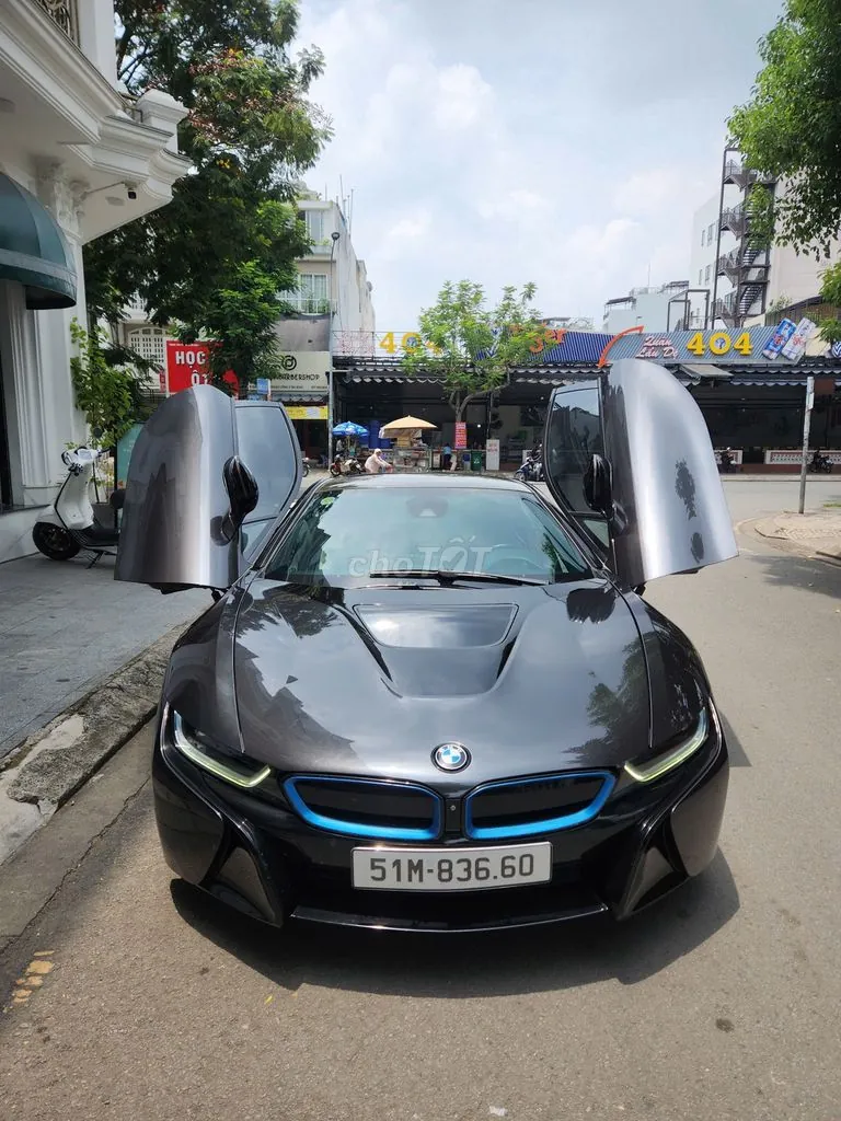 BMW I8