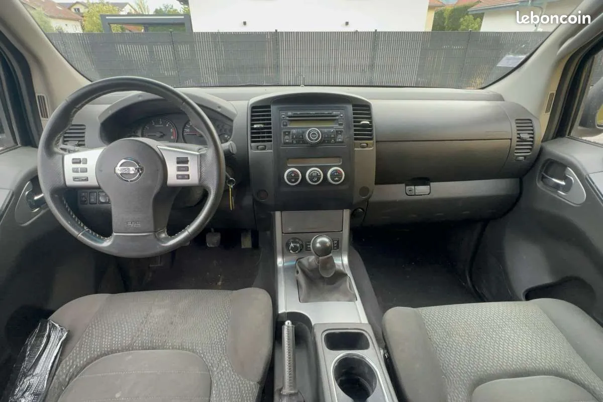 Nissan Navara 2011 photo 3