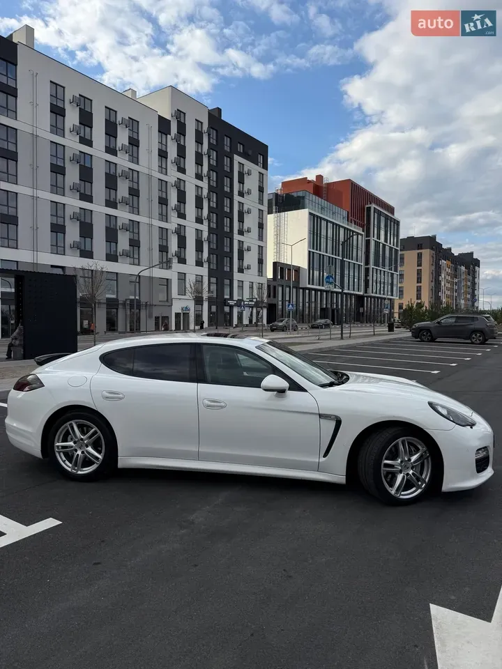 Porsche Panamera 2012 photo 4