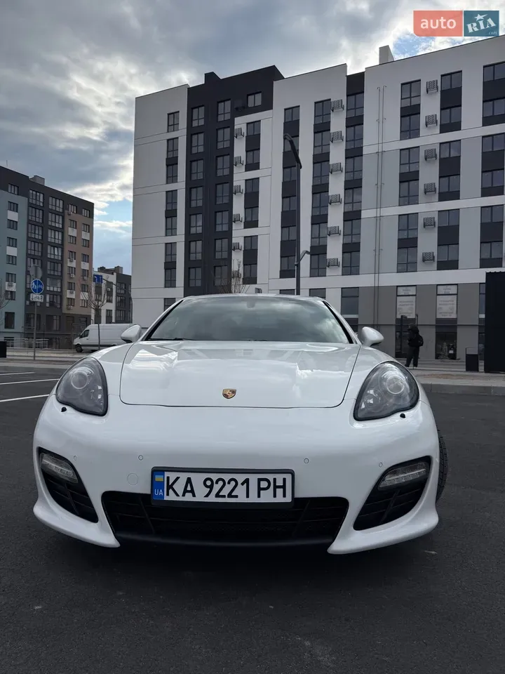 Porsche Panamera 2012 photo 3