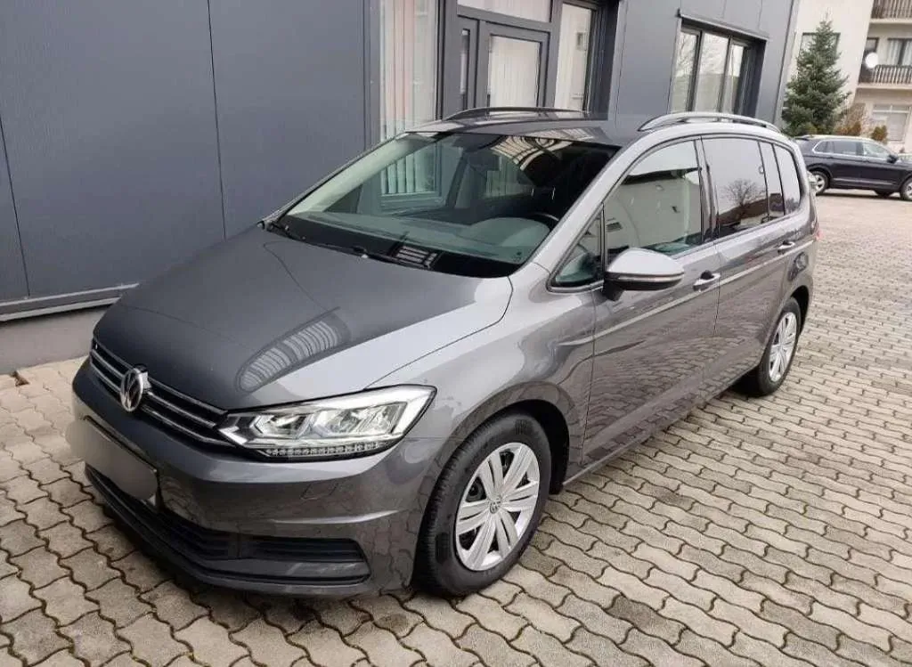 Volkswagen Touran 2018 photo 2