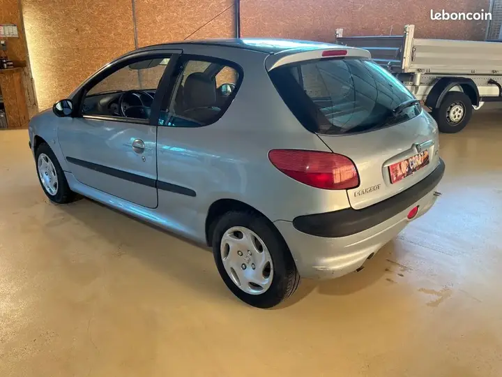 Peugeot 206 2003 photo 4