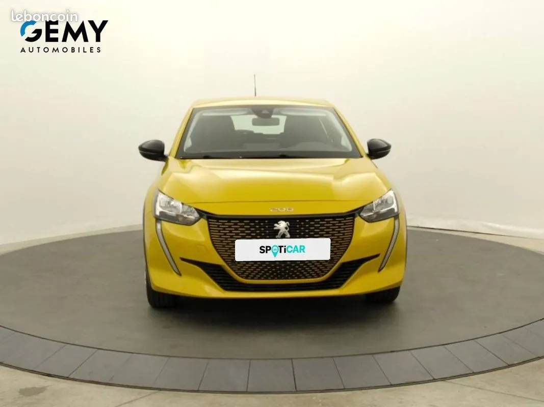 Peugeot 208 2023 photo 2