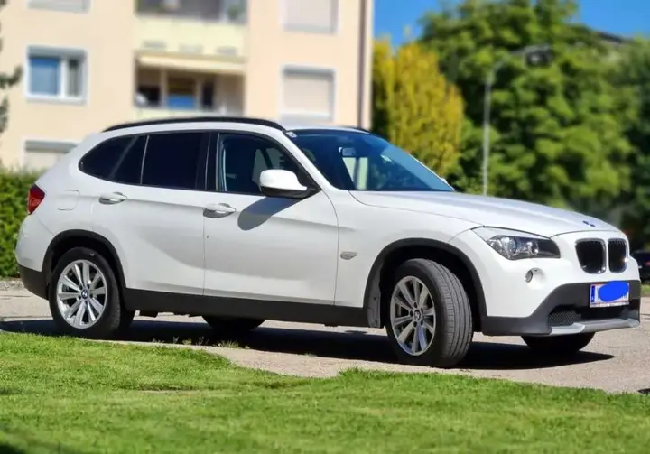 BMW X1 2012 photo 2