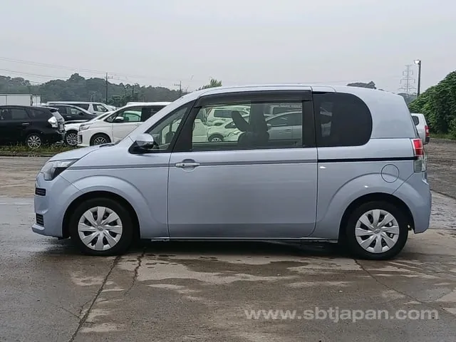 Toyota Spade F 2014 photo 4