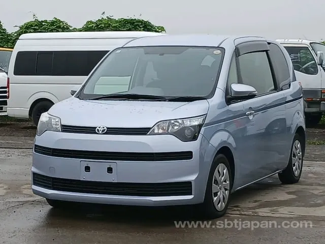 Toyota Spade F 2014 photo 3