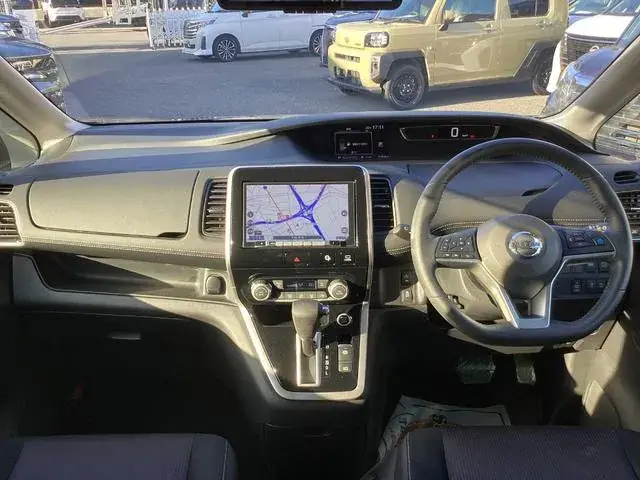 Nissan Serena 2018 photo 2