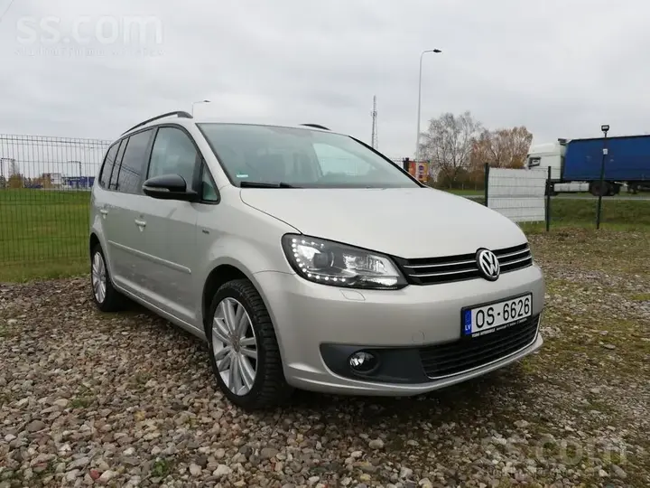 Volkswagen Touran 2012 photo 3