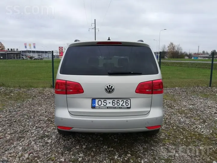 Volkswagen Touran 2012 photo 5