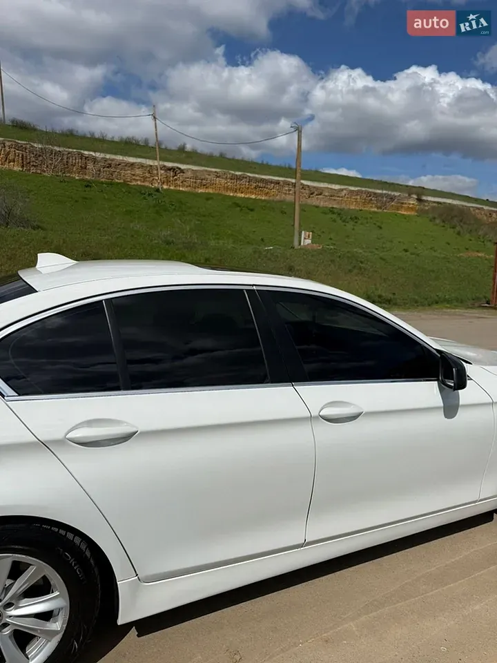 BMW 5 Series 2012 photo 4