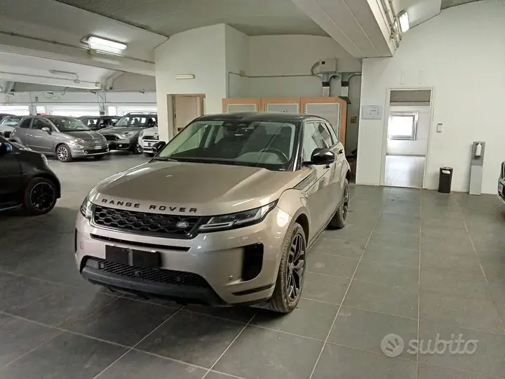 Land Rover Range Rover Evoque 2023 photo 2
