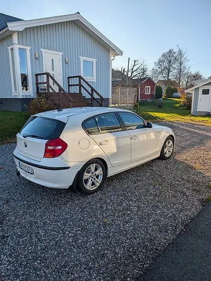 BMW 118D 2008 photo 2