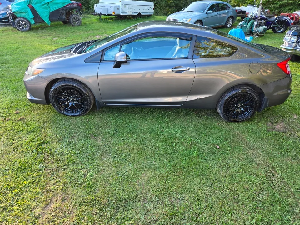 Honda Civic 2011 photo 2