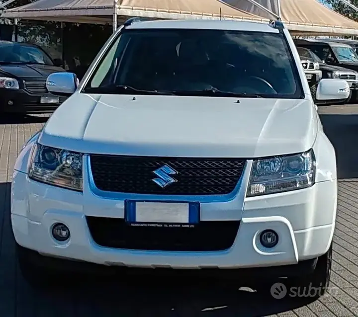 Suzuki Grand Vitara 2011 photo 2
