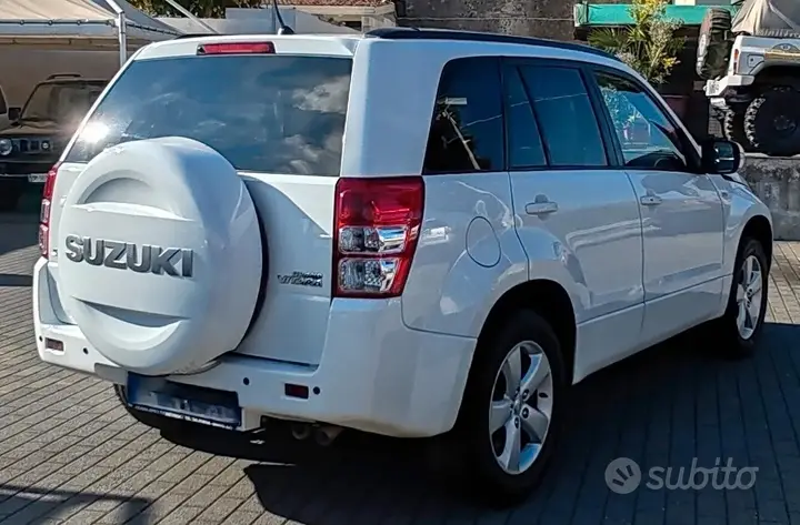 Suzuki Grand Vitara 2011 photo 4