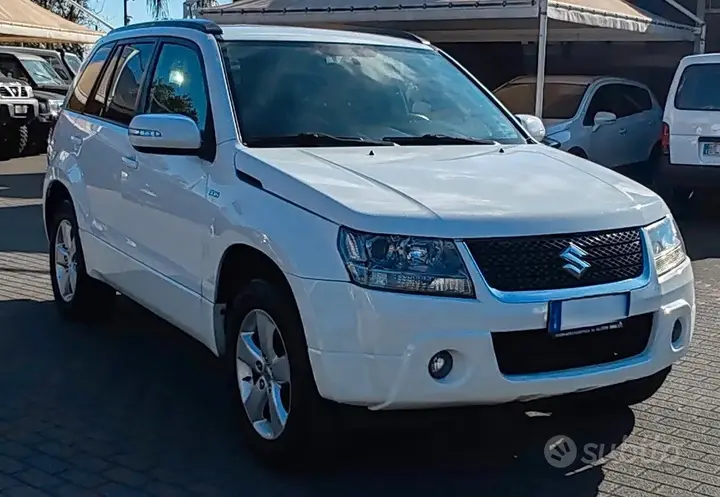 Suzuki Grand Vitara 2011 photo 3