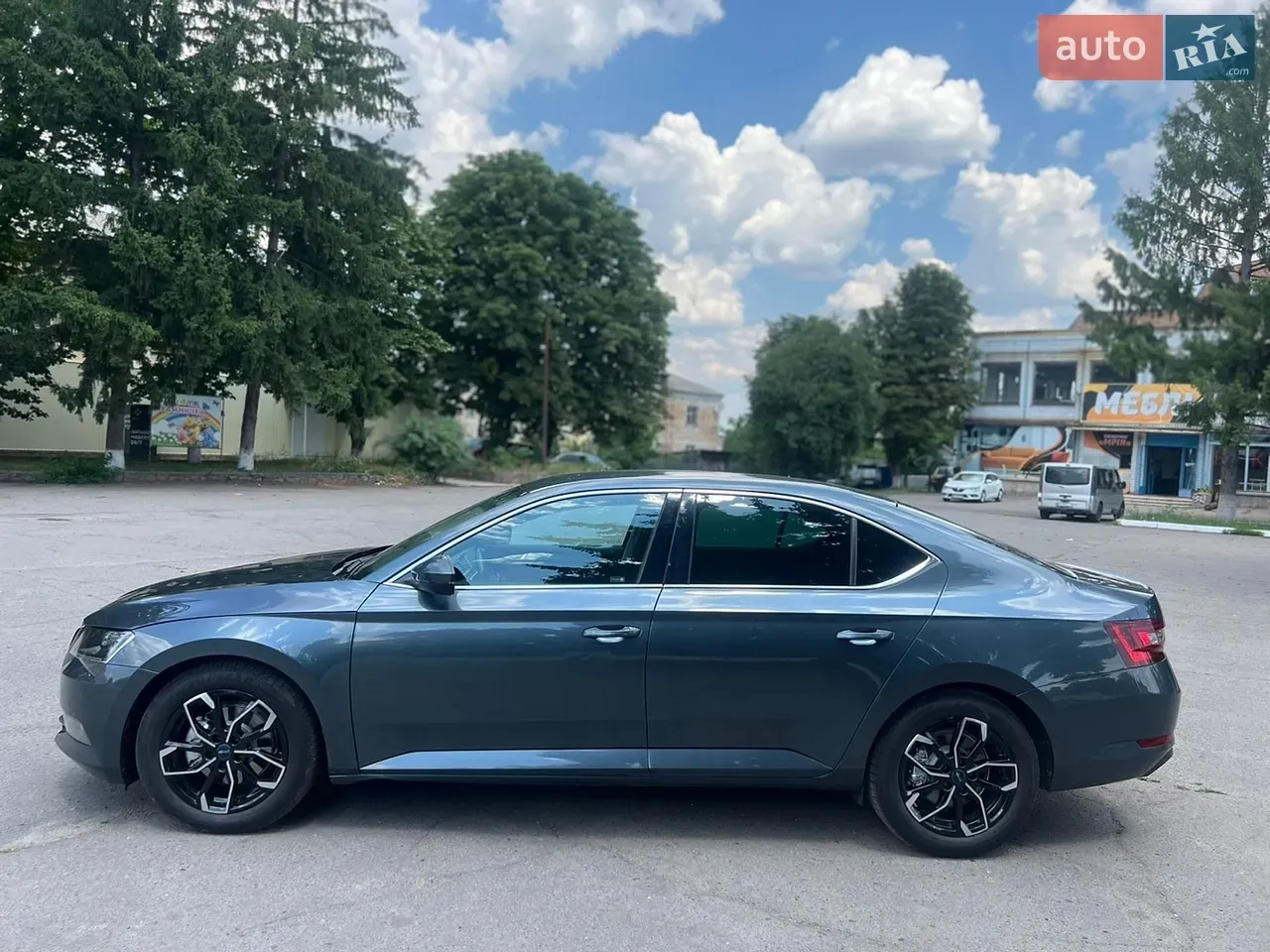 Skoda Superb 2019 photo 3