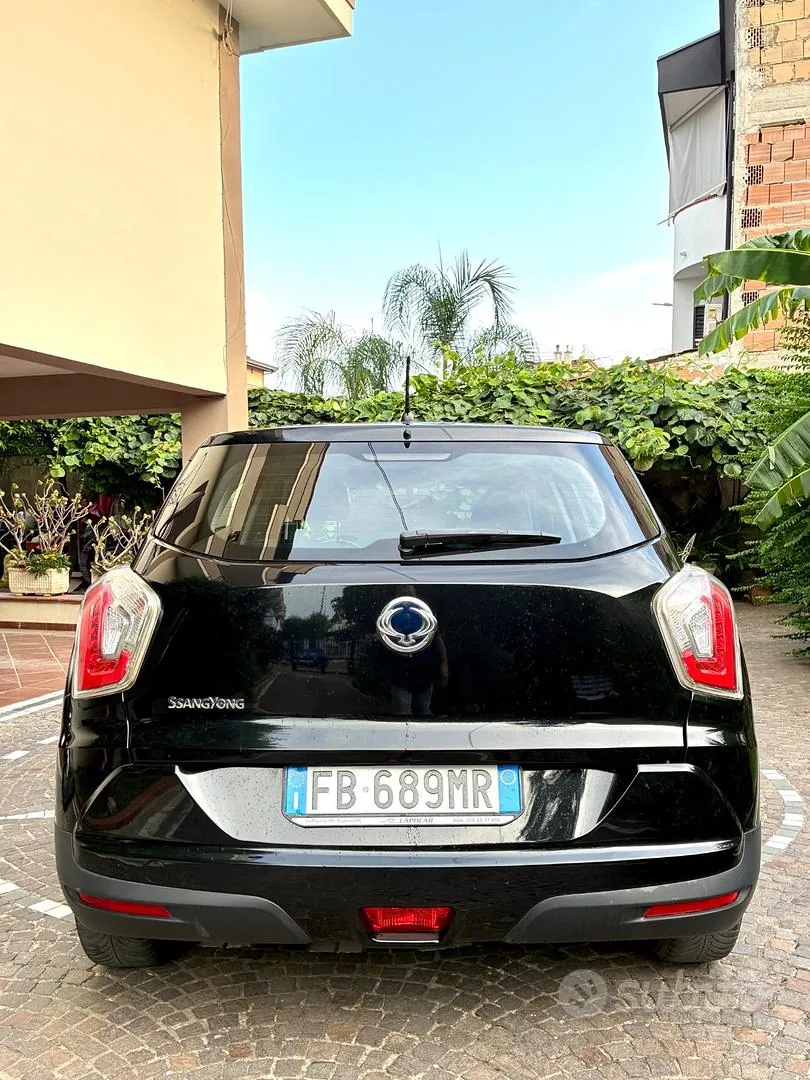 KG Mobility Tivoli 2015 photo 5