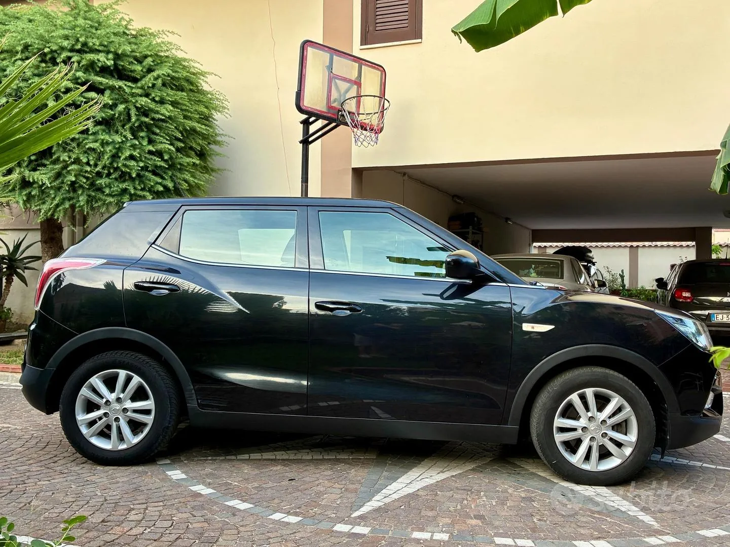 KG Mobility Tivoli 2015 photo 4