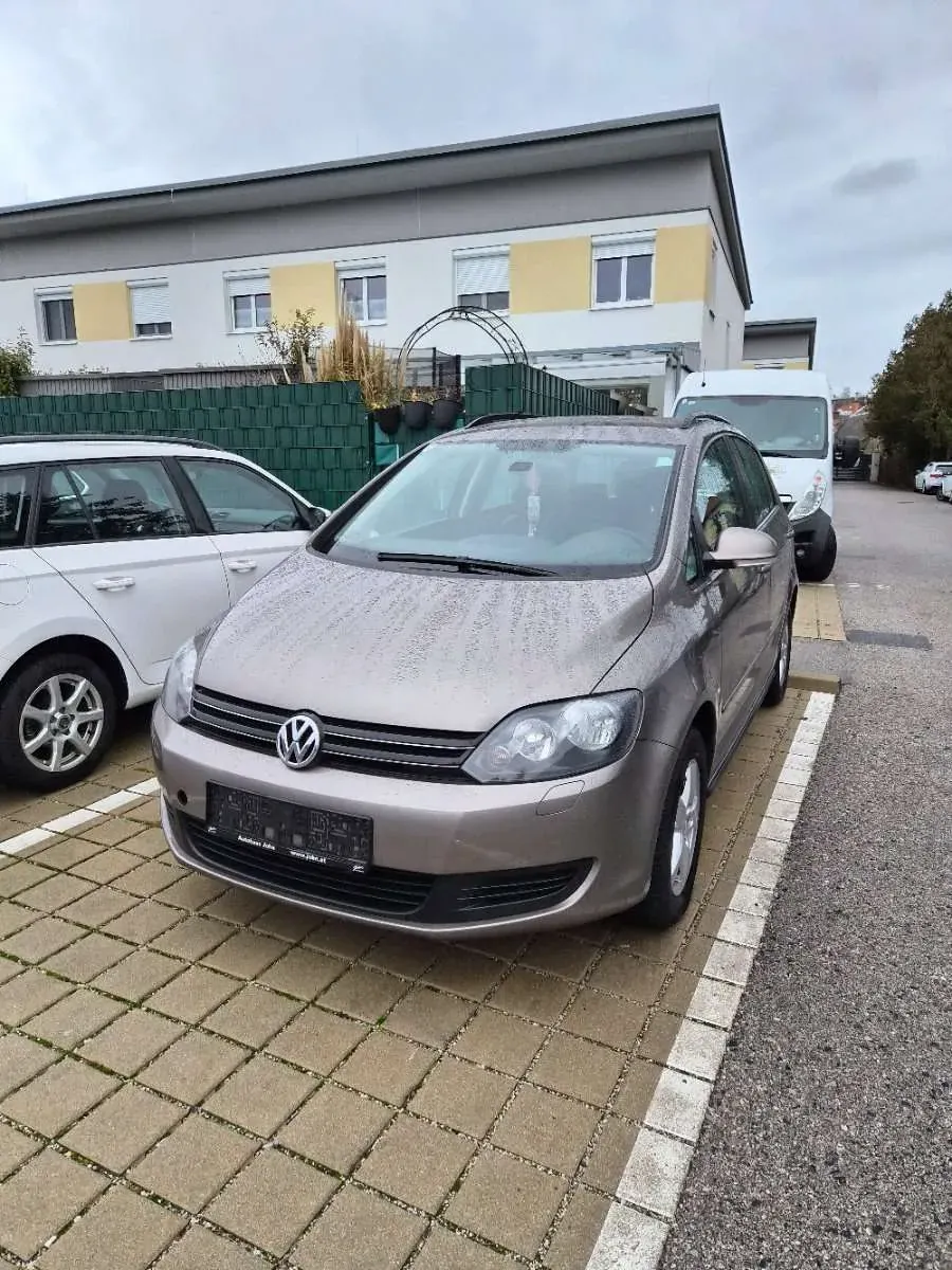 Volkswagen Golf 2011 photo 3