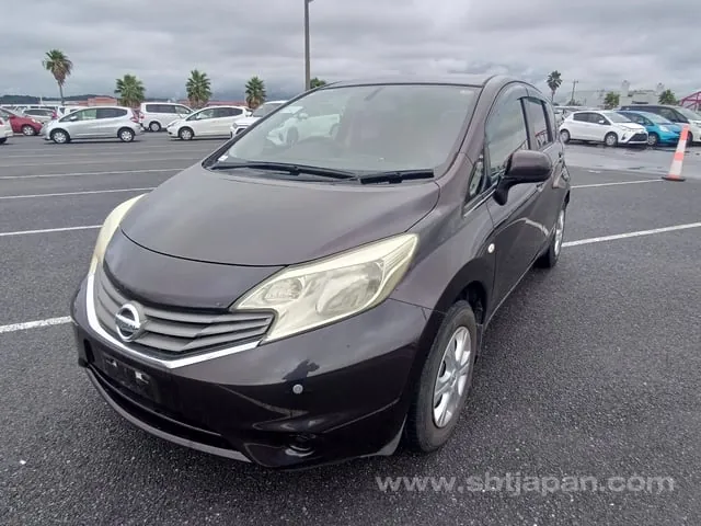 Nissan Note X 2013 photo 2