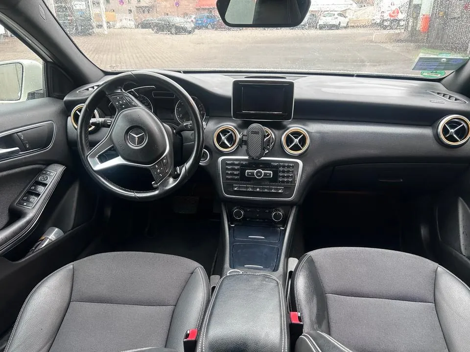 Mercedes-Benz A200