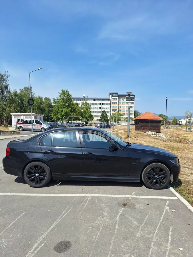 BMW 320 2009 photo 5