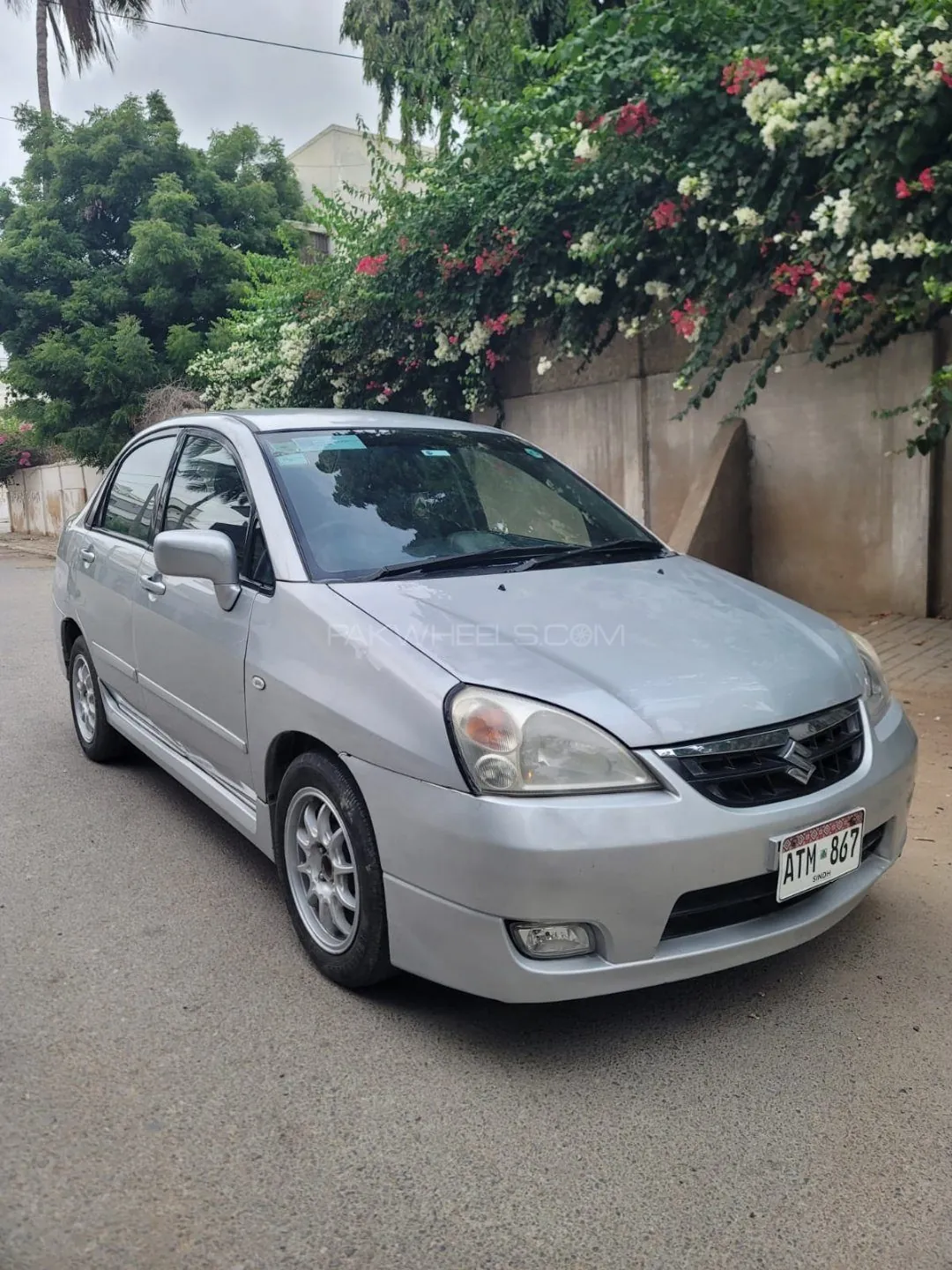 Suzuki Liana