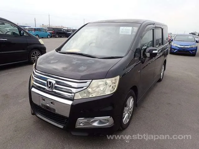 Honda Stepwagen 2010 photo 2