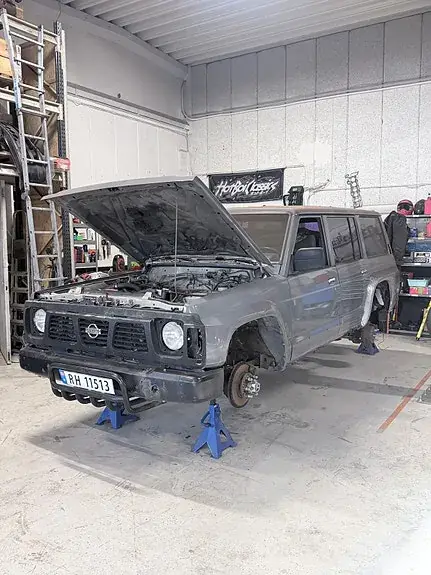 Nissan Patrol 1993 photo 2