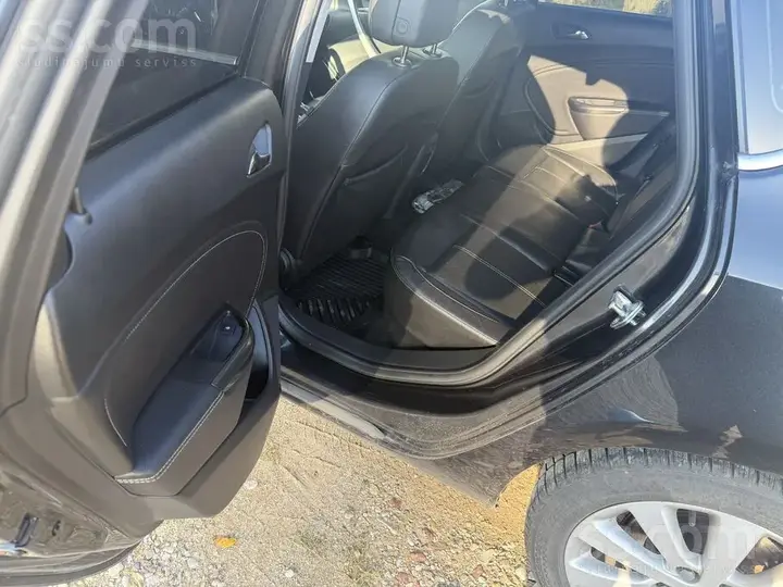 Opel Astra 2012 photo 5