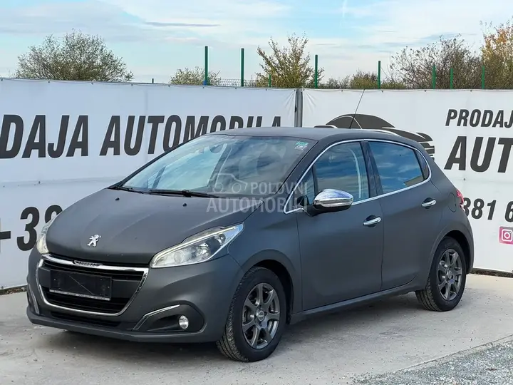 Peugeot 208 2015 photo 3