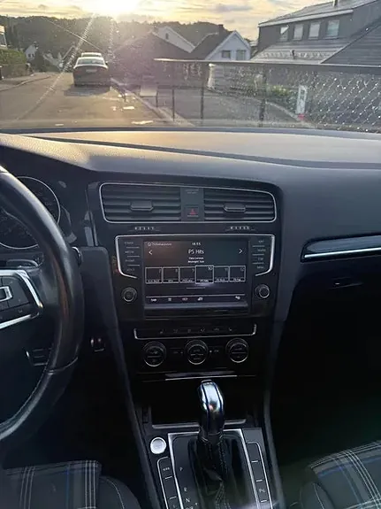 Volkswagen Golf 2015 photo 2