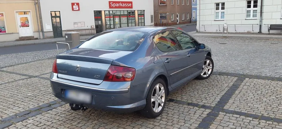 Peugeot 407