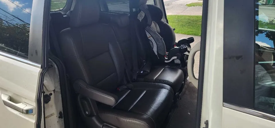 Honda Odyssey 2012 photo 4