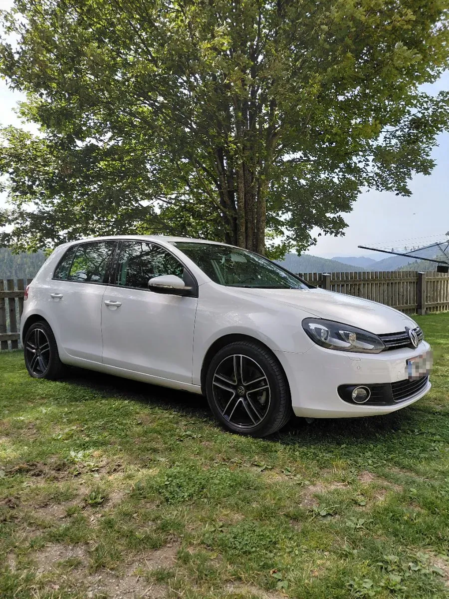 Volkswagen Golf 2010 photo 3