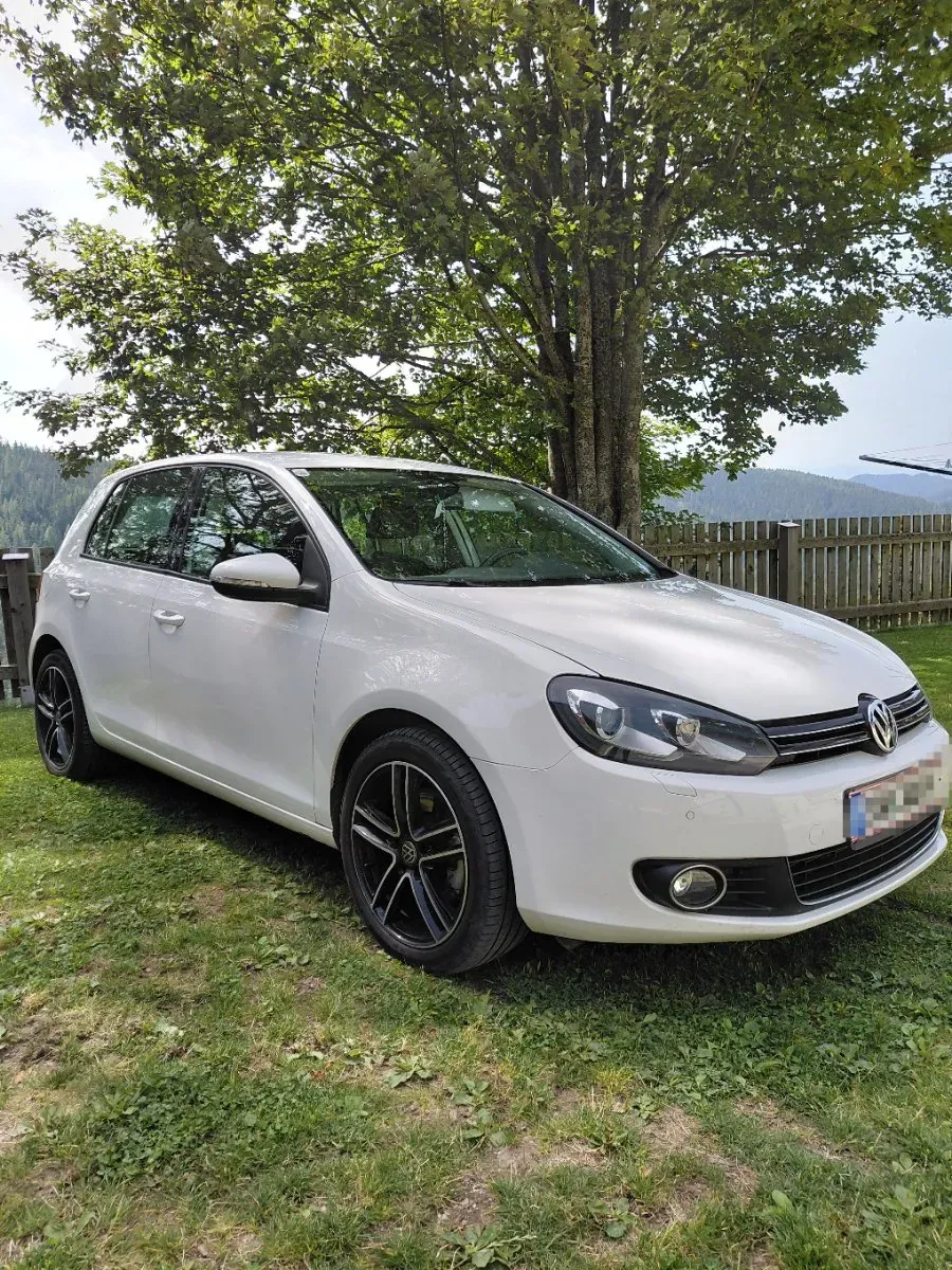 Volkswagen Golf 2010 photo 2