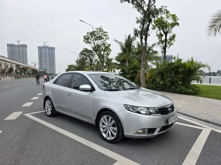 Kia Forte 2011 photo 2