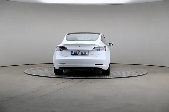 Tesla Model 3 2022 photo 2