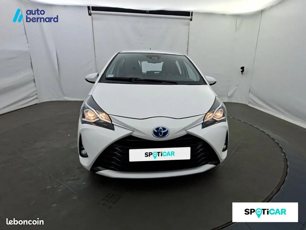 Toyota Yaris 2018 photo 2
