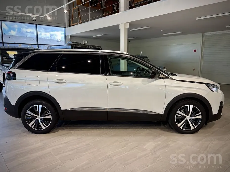 Peugeot 5008 2017 photo 2