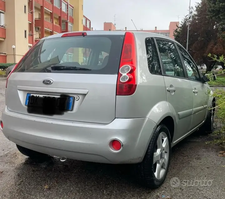 Ford Fiesta 2007 photo 3