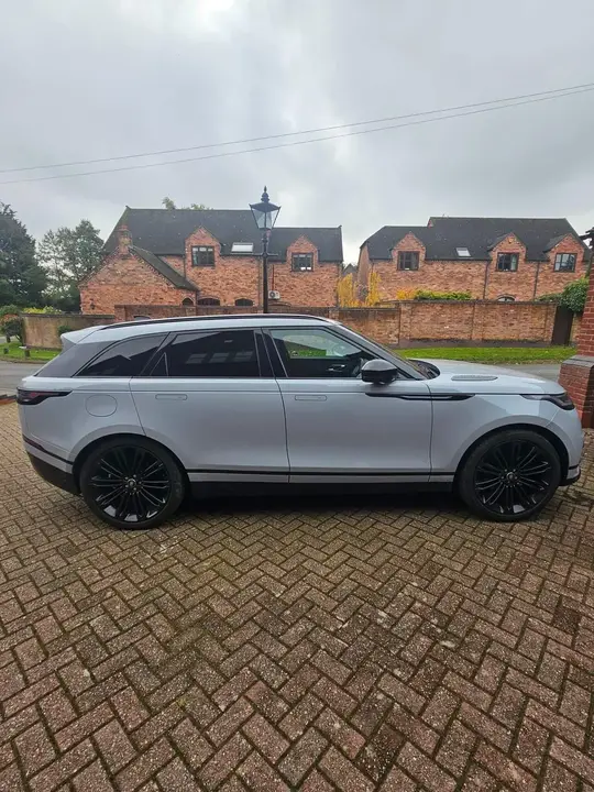 Land Rover Range Rover Velar 2023 photo 3