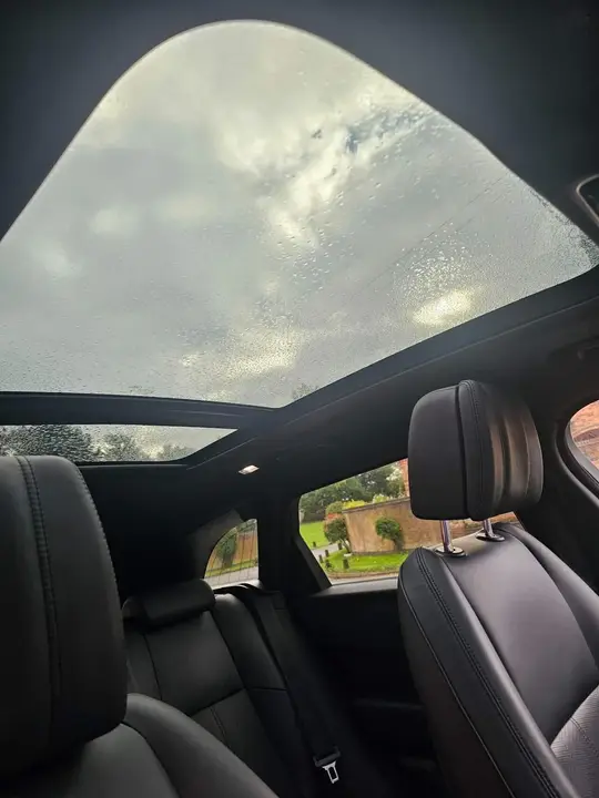 Land Rover Range Rover Velar 2023 photo 5