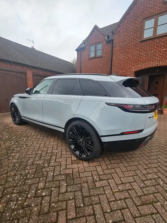 Land Rover Range Rover Velar 2023 photo 2