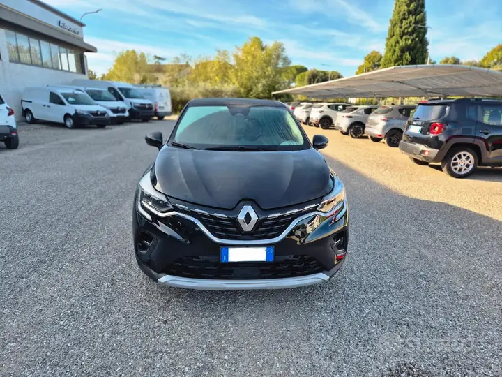 Renault Captur 2023 photo 2