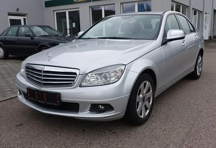 Mercedes-Benz C200