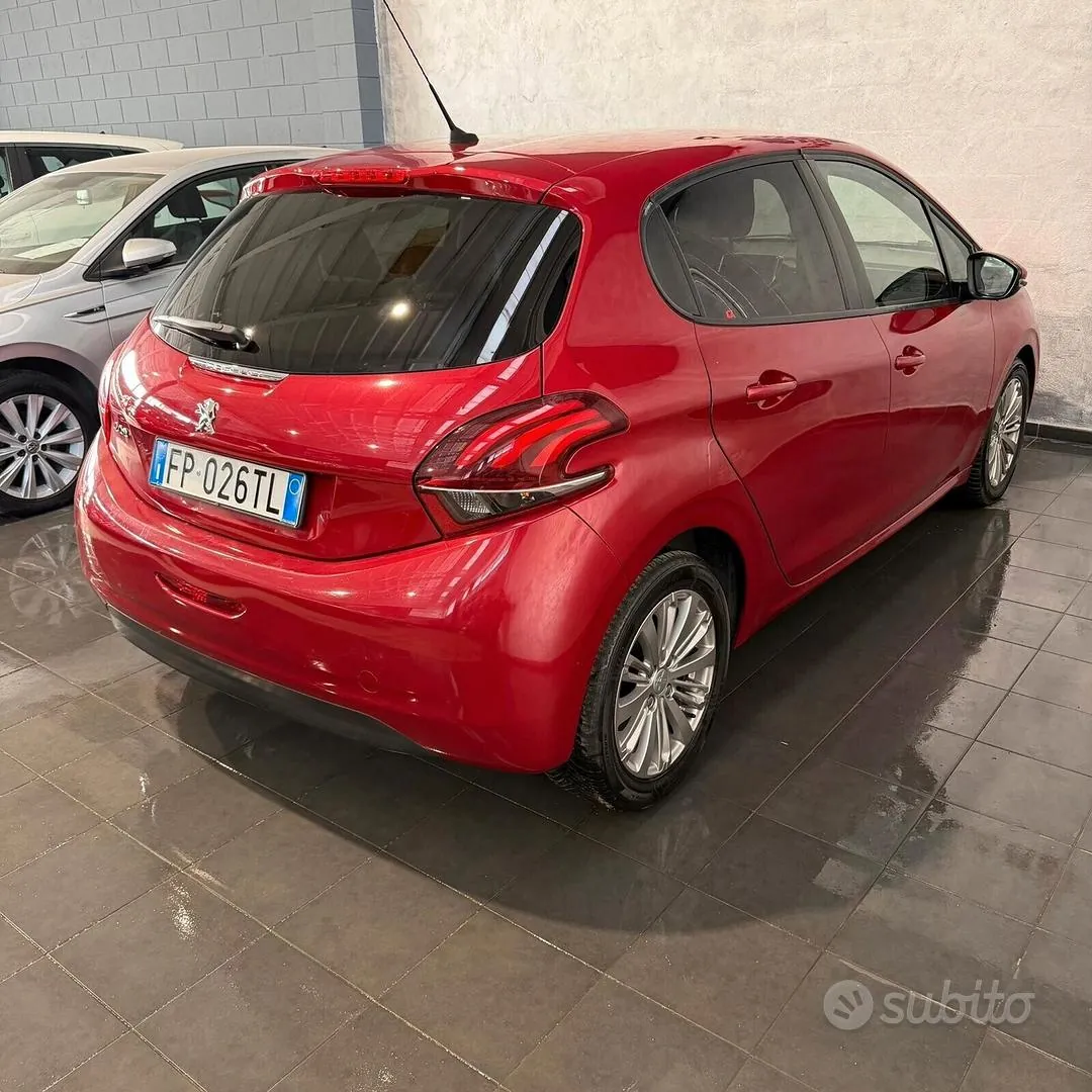 Peugeot 208 2018 photo 5