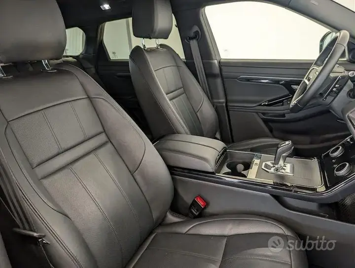 Land Rover Evoque 2022 photo 3